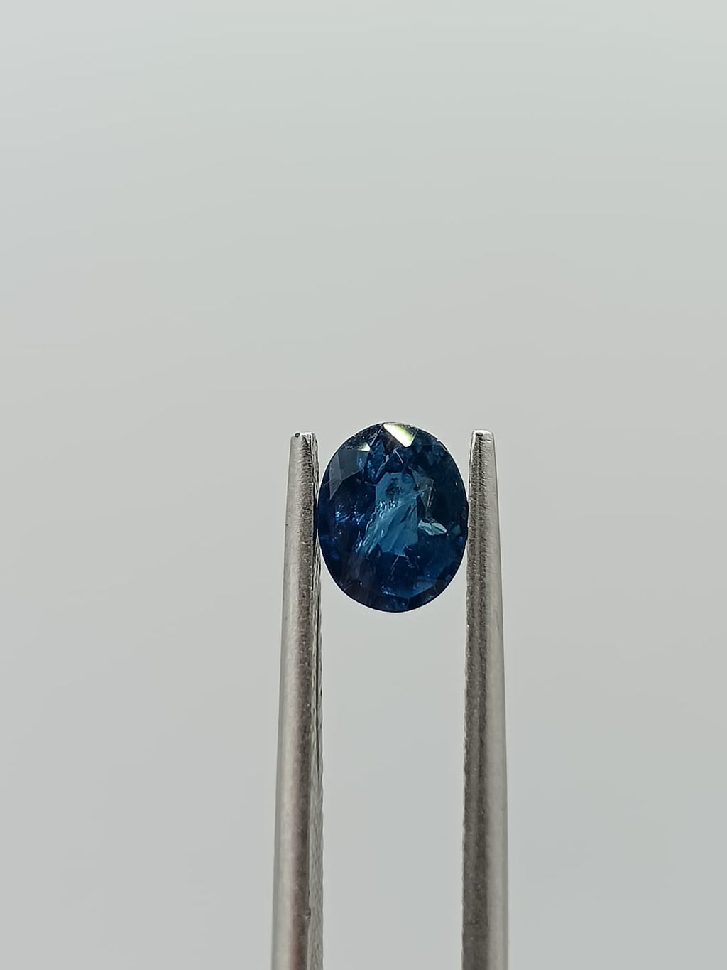 Zafiro ovalado de 1.07ct