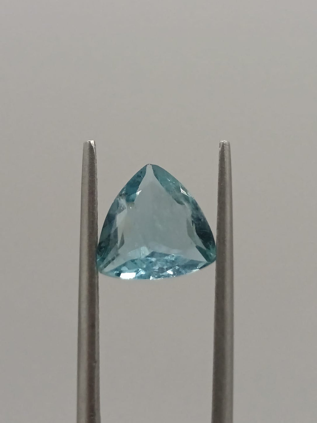 Aguamarina corte trillion de 1.72ct