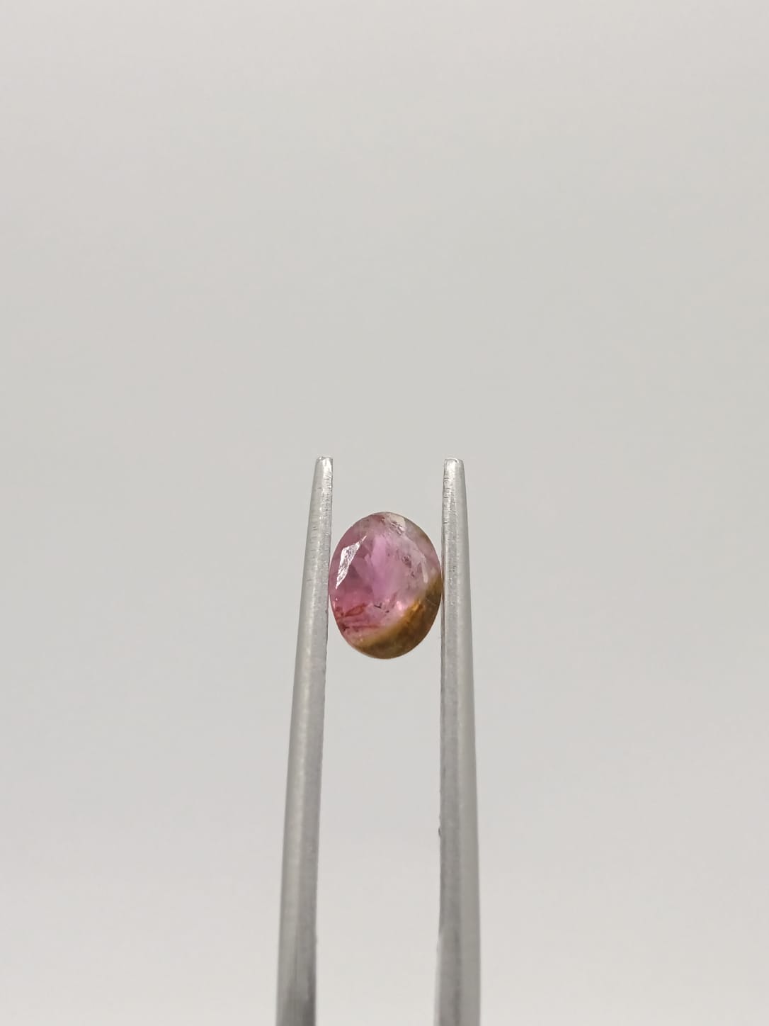 Turmalina sandia ovalada de 0.64ct