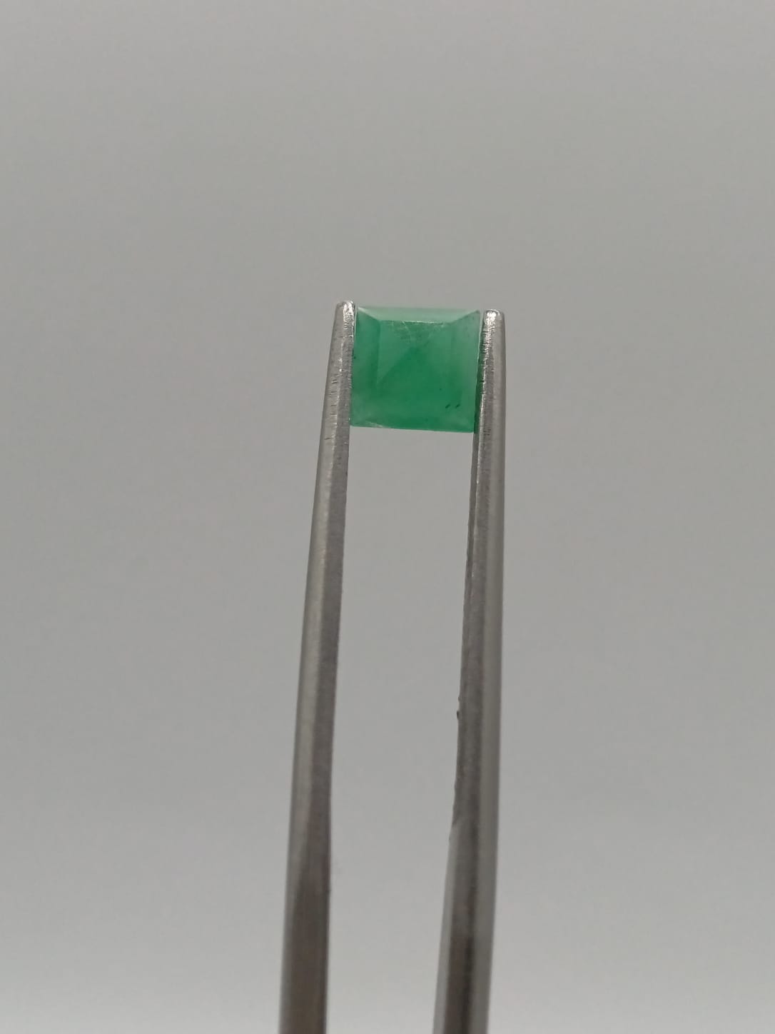 Esmeralda brasileña cuadrada de 0.62ct