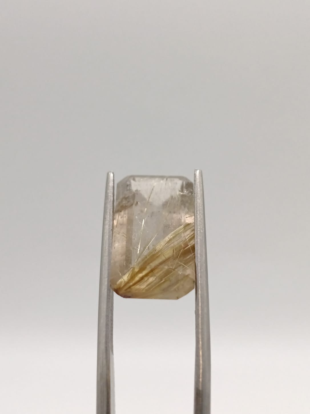 Cuarzo rutilado rectangular de 7.64ct