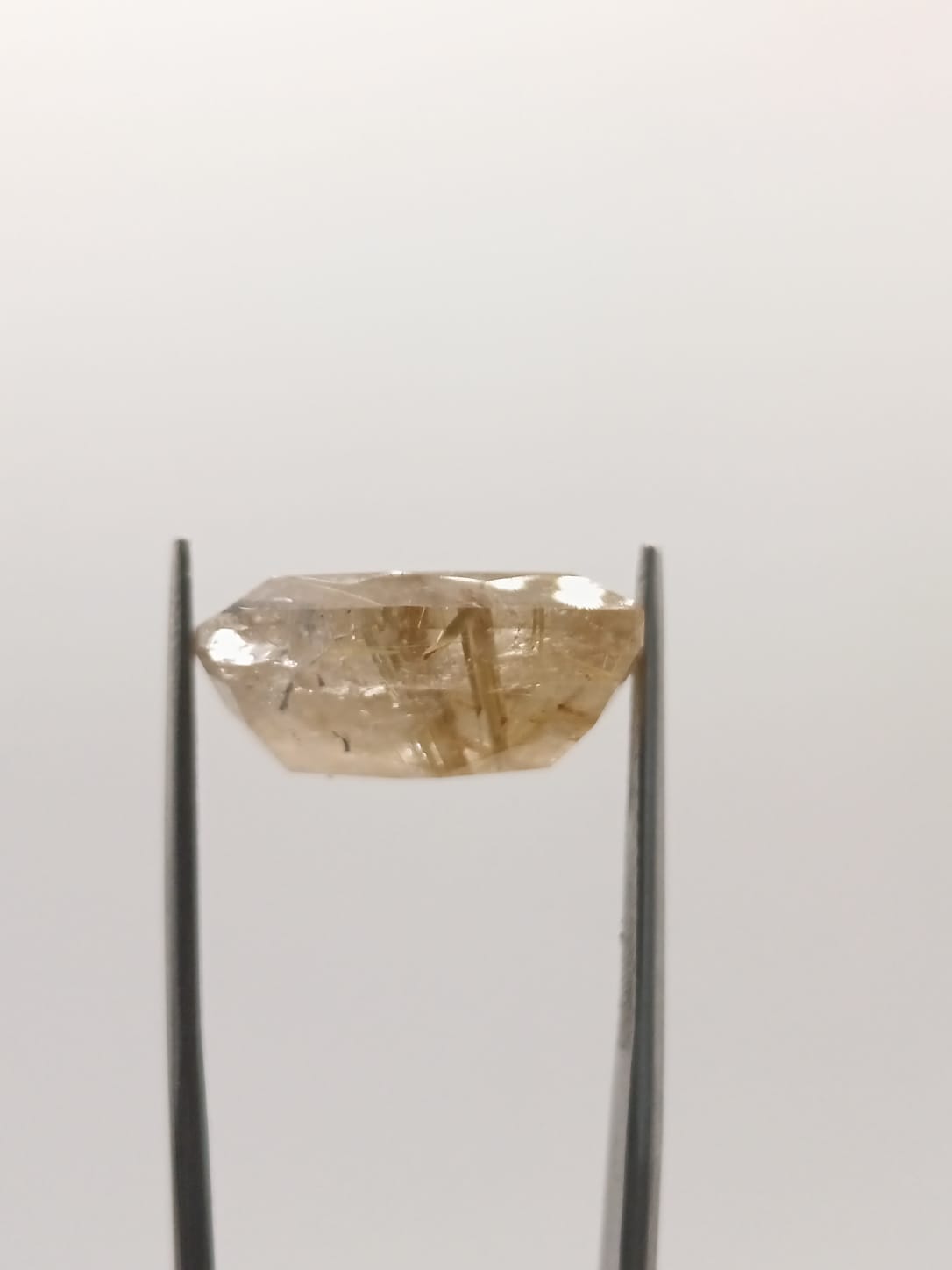 Cuarzo rutilado rectangular de 14.87ct