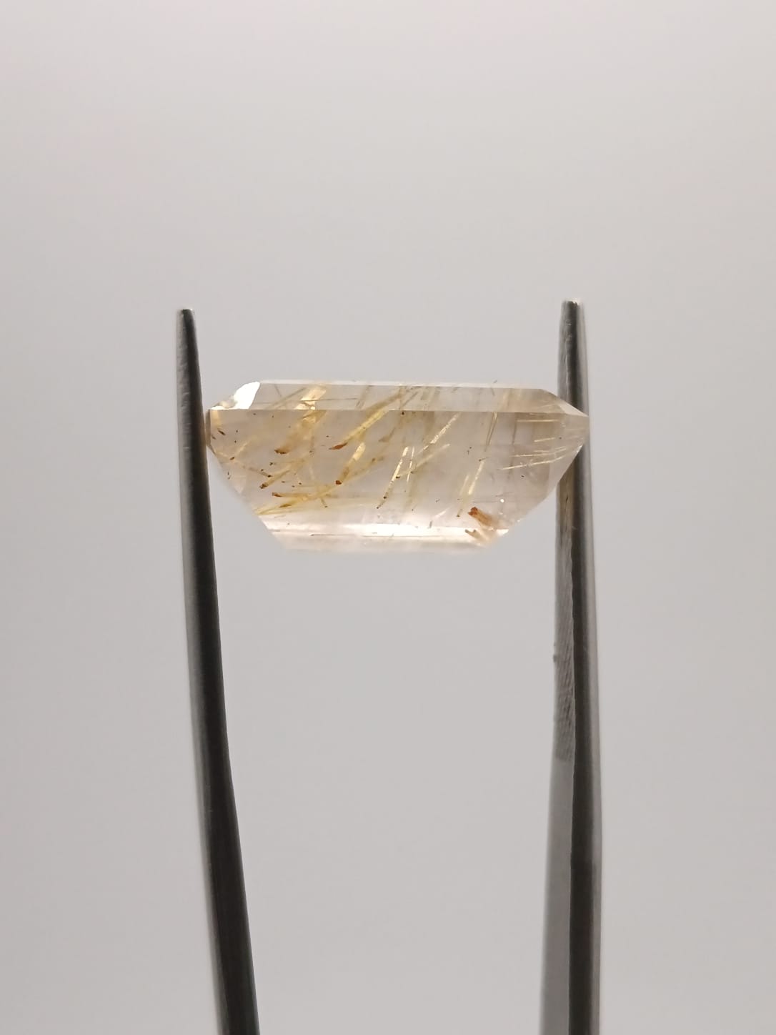 Cuarzo rutilado rectangular de 12.06ct