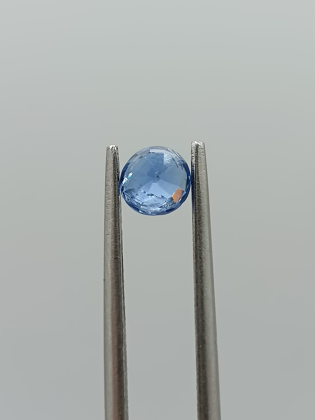 Zafiro circular de 0.65ct