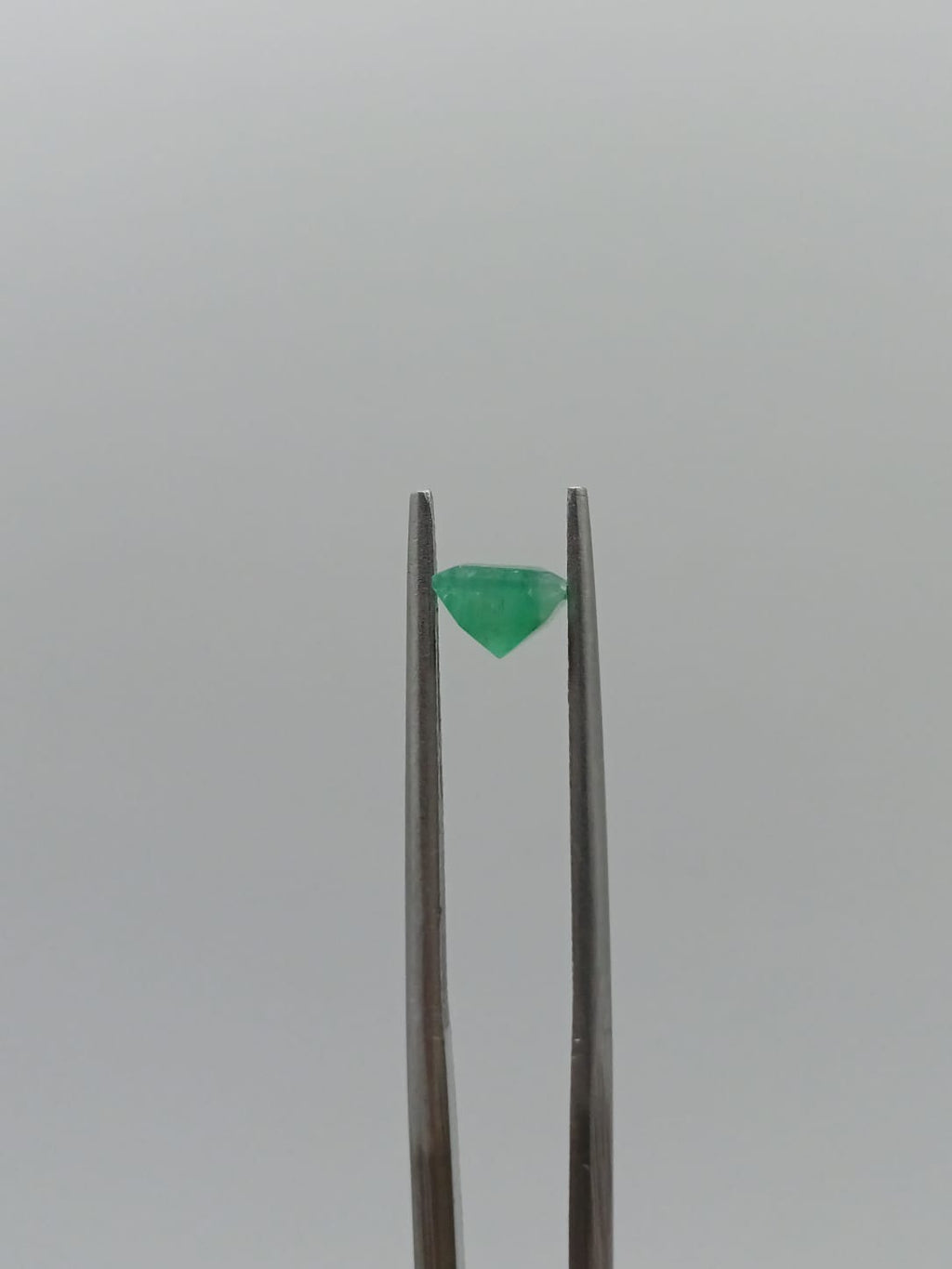 Esmeralda brasileña cuadrada de 0.66ct