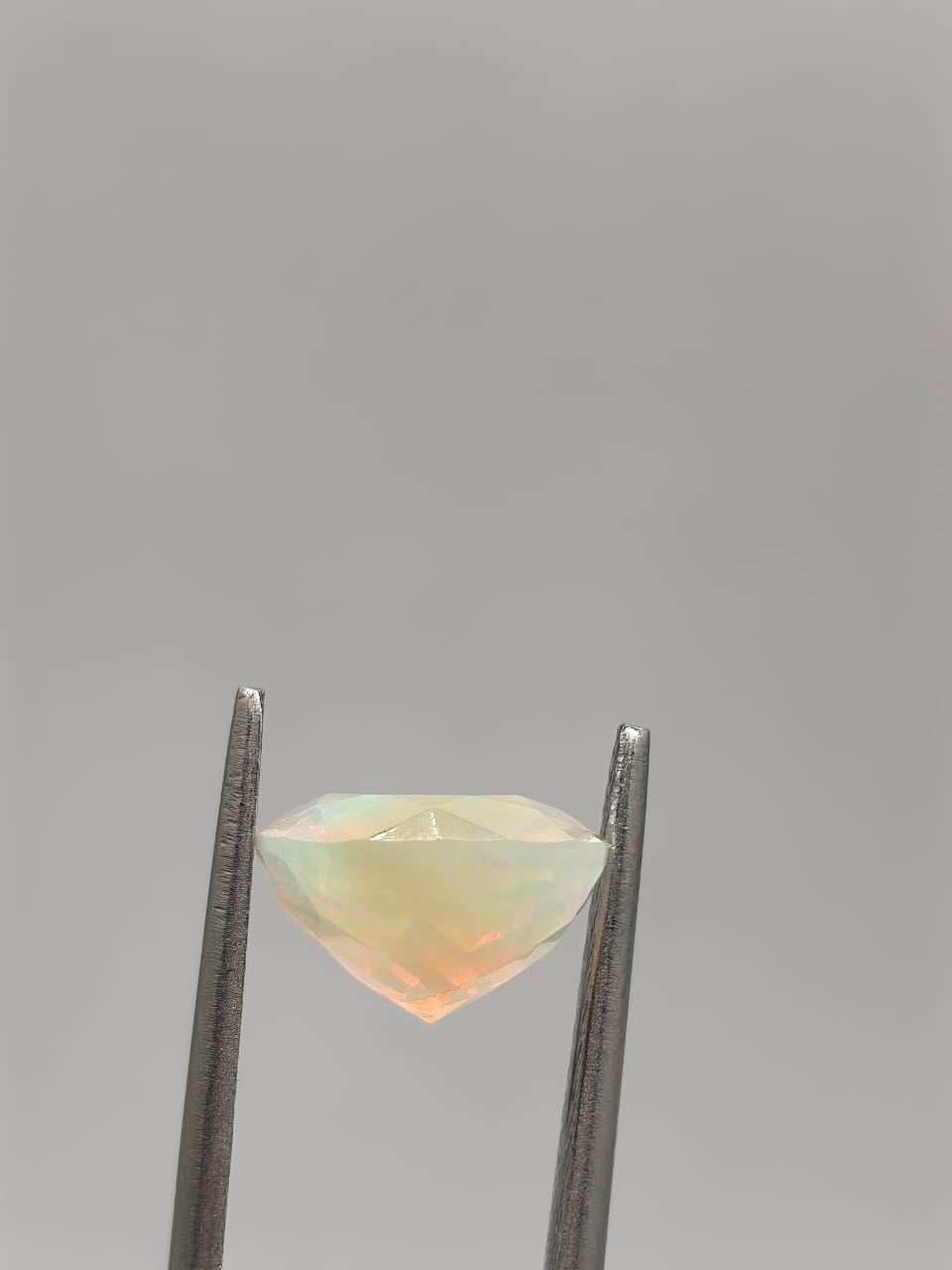 Ópalo circular de 2.50ct