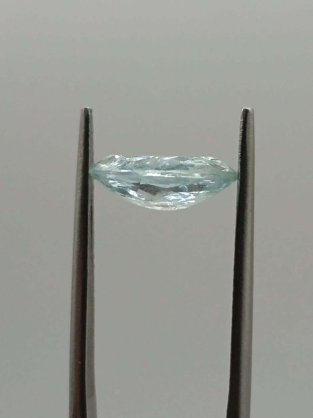 Aguamarina ovalada de 1.98ct