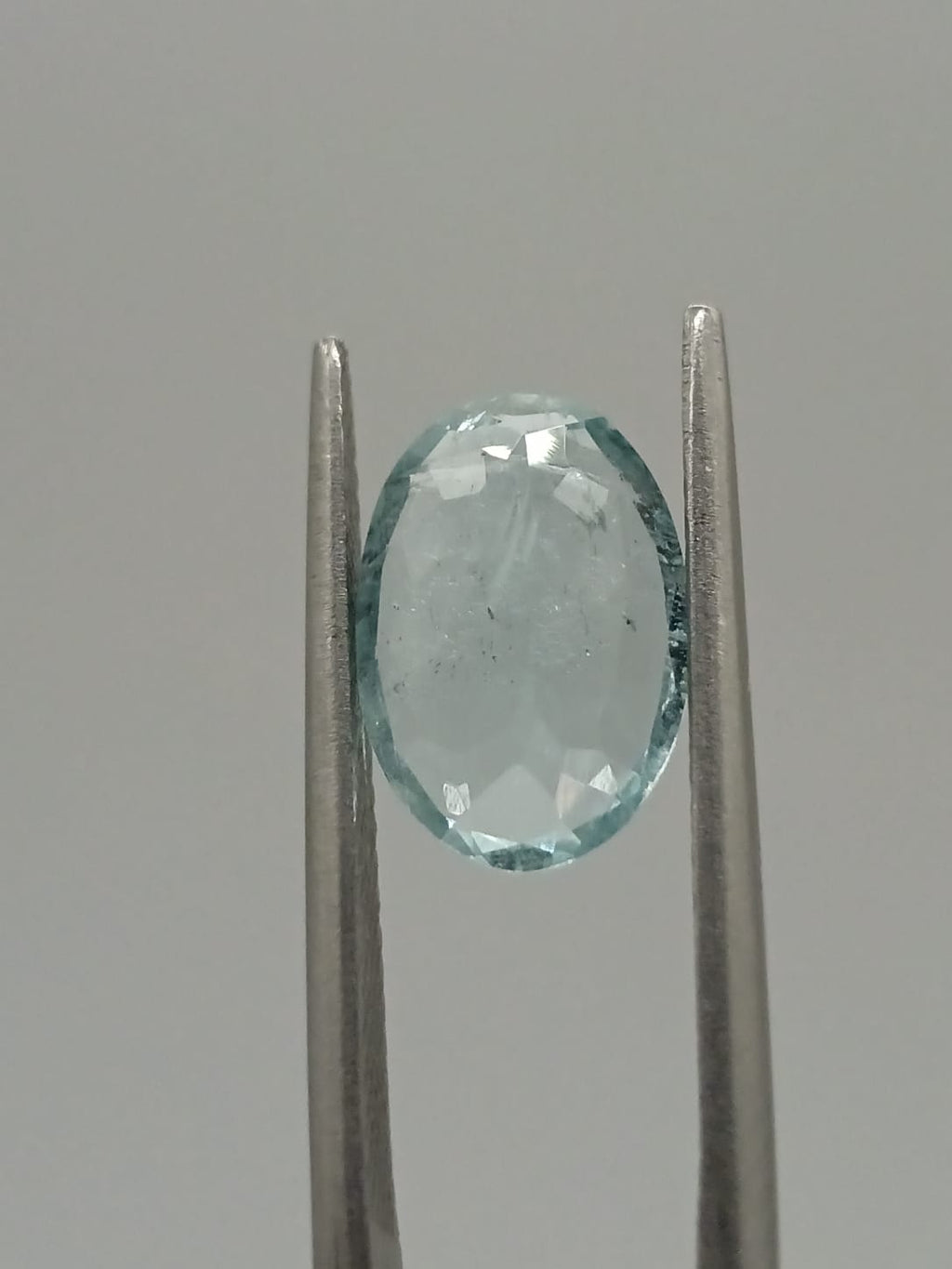 Aguamarina ovalada de 2.65ct