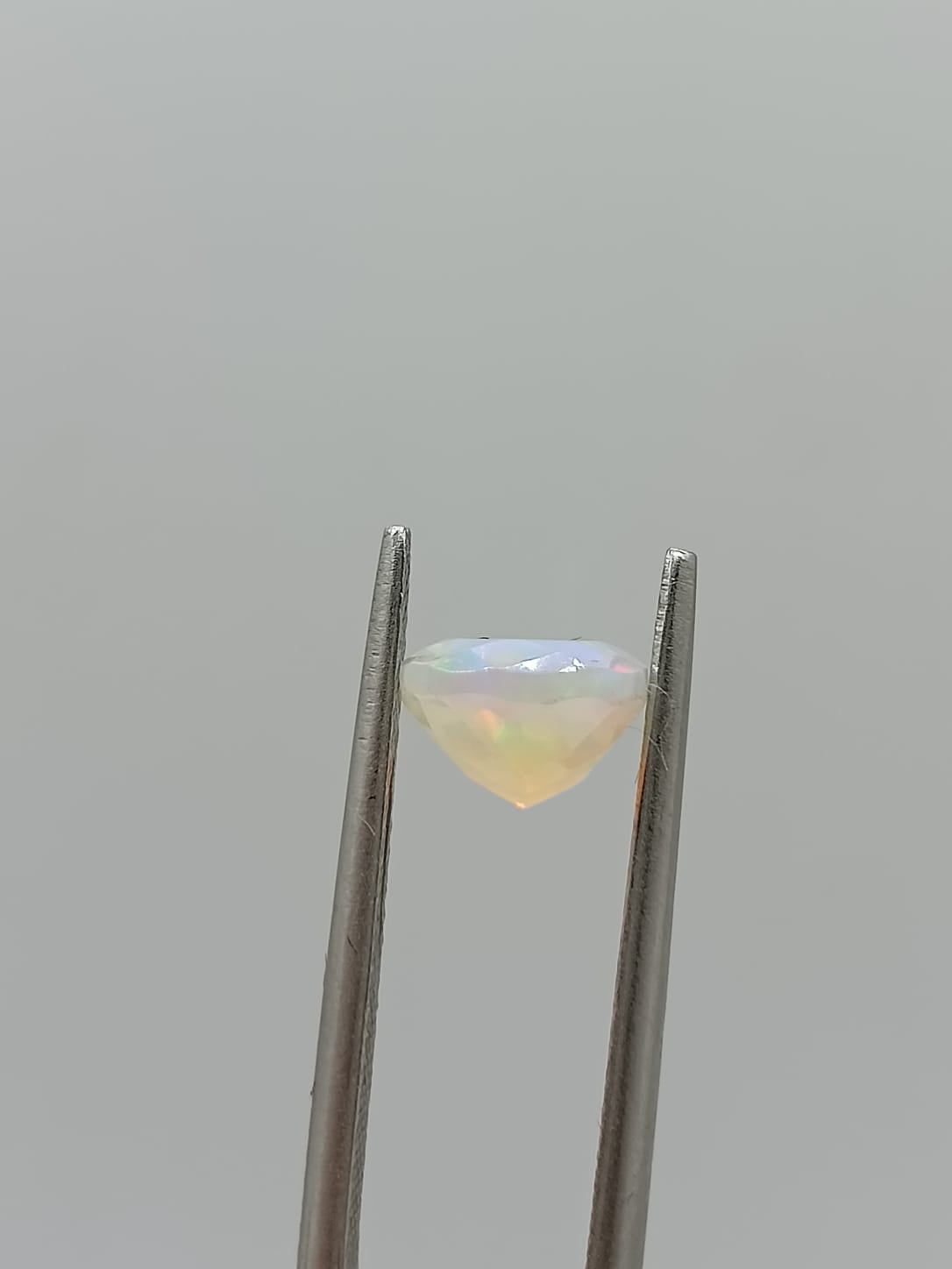 Ópalo ovalado de 1.29ct