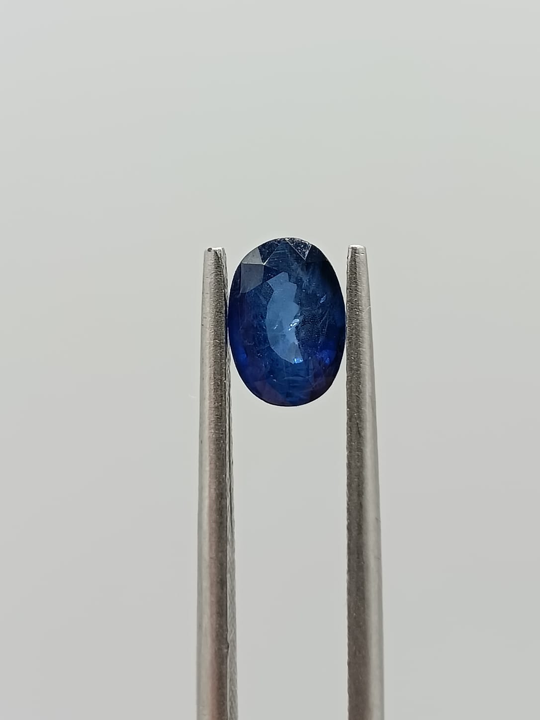 Zafiro ovalado de 1.04ct