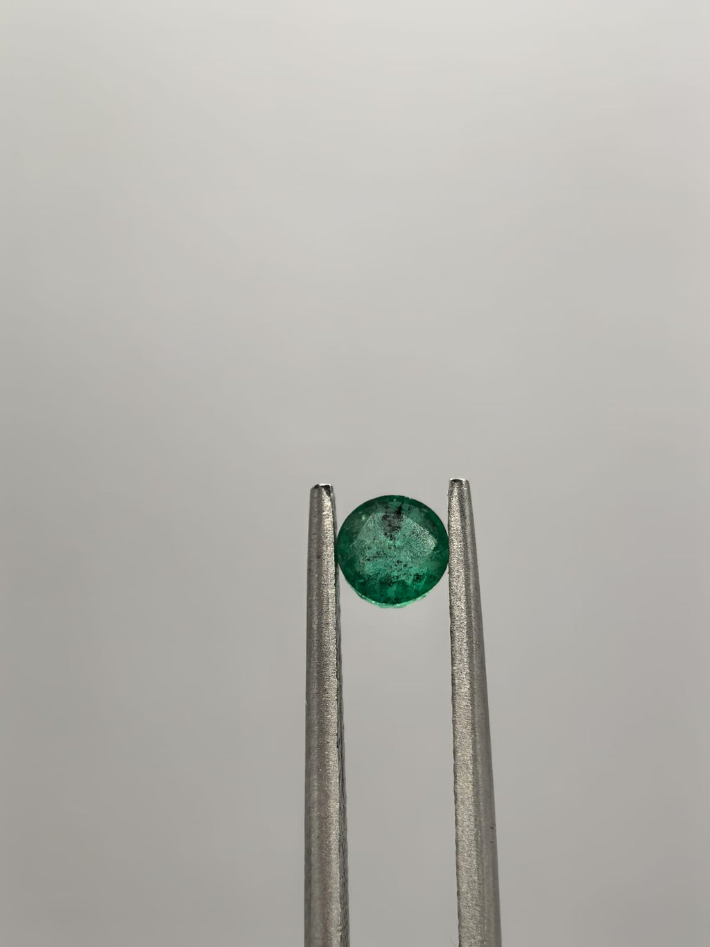 Esmeralda colombiana circular de 0.32ct