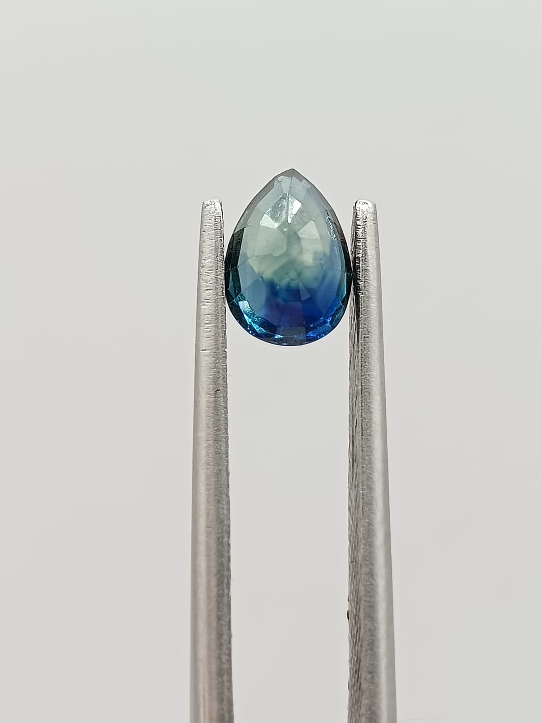 Zafiro forma de gota de 1.16ct