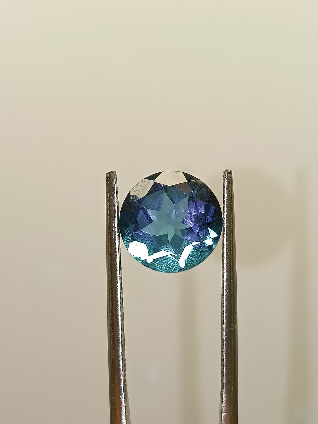 Alejandrita circular de 2.86ct