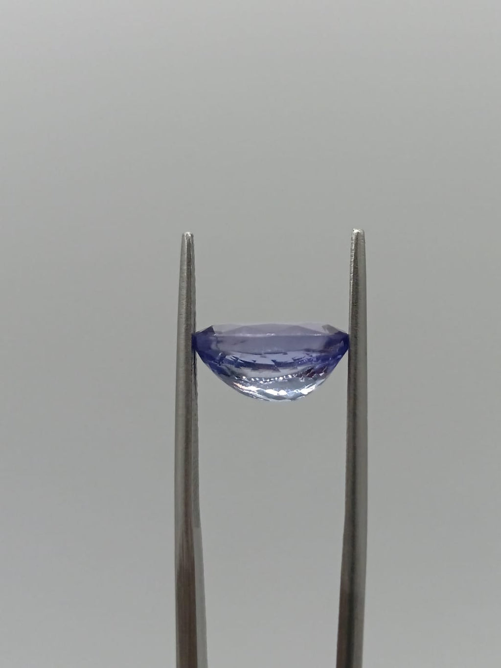Tanzanita ovalada de 4.01ct