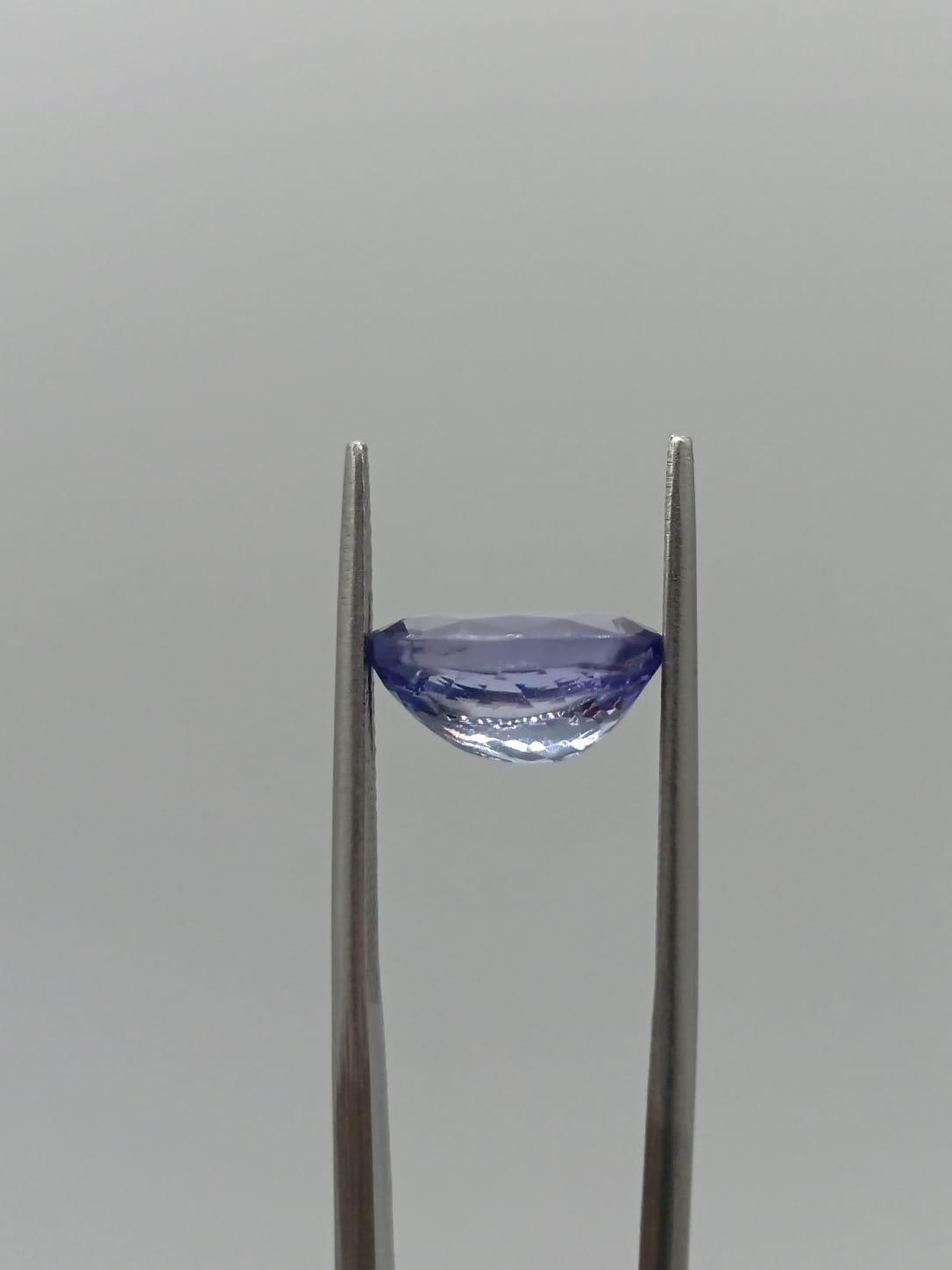 Tanzanita ovalada de 4.01ct