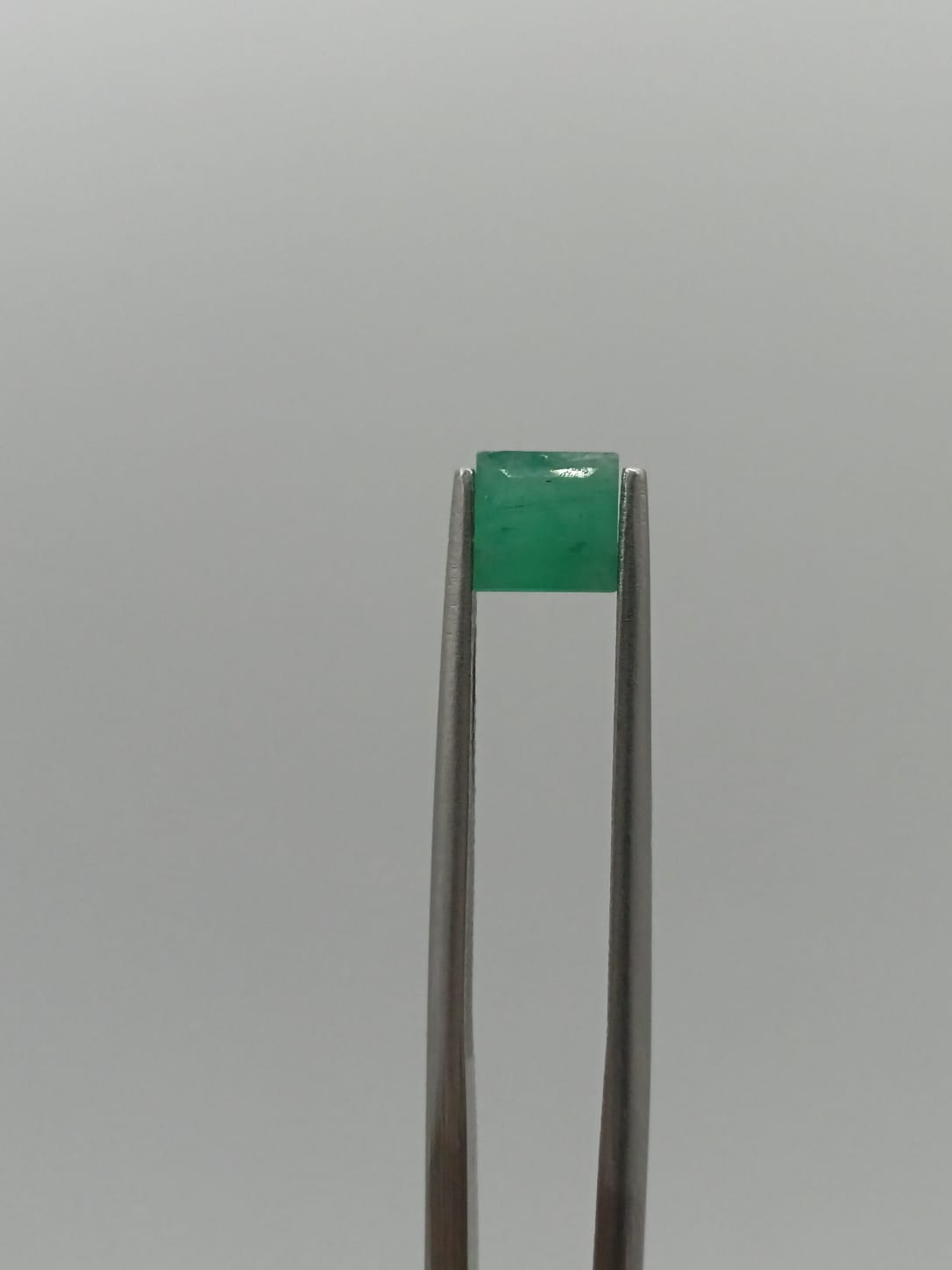 Esmeralda brasileña cuadrada de 0.63ct