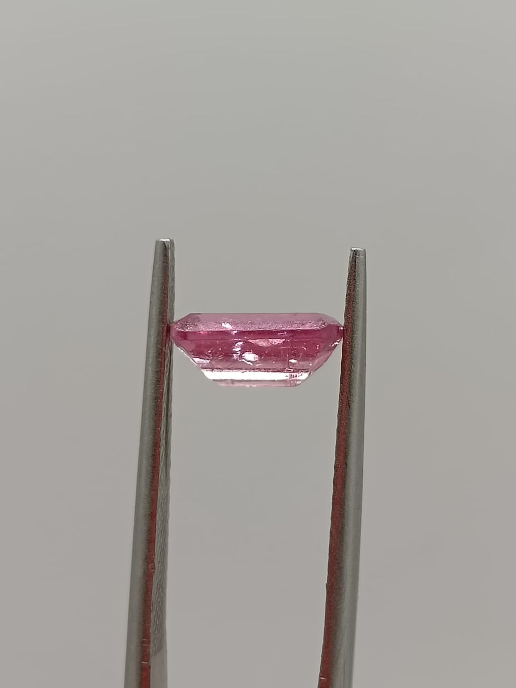 Turmalina rosa rectangular de 1.42ct