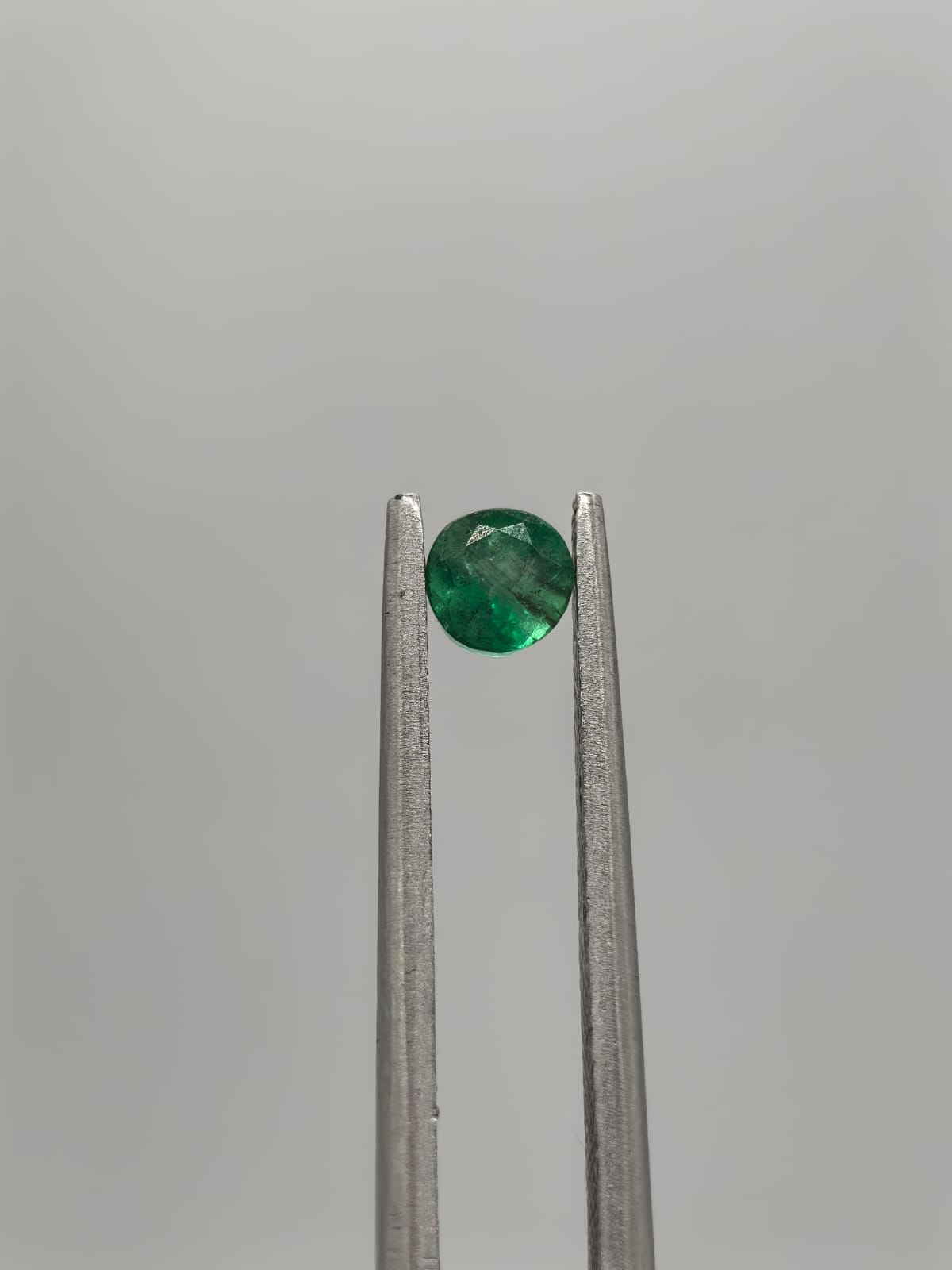 Esmeralda colombiana circular de 0.28ct
