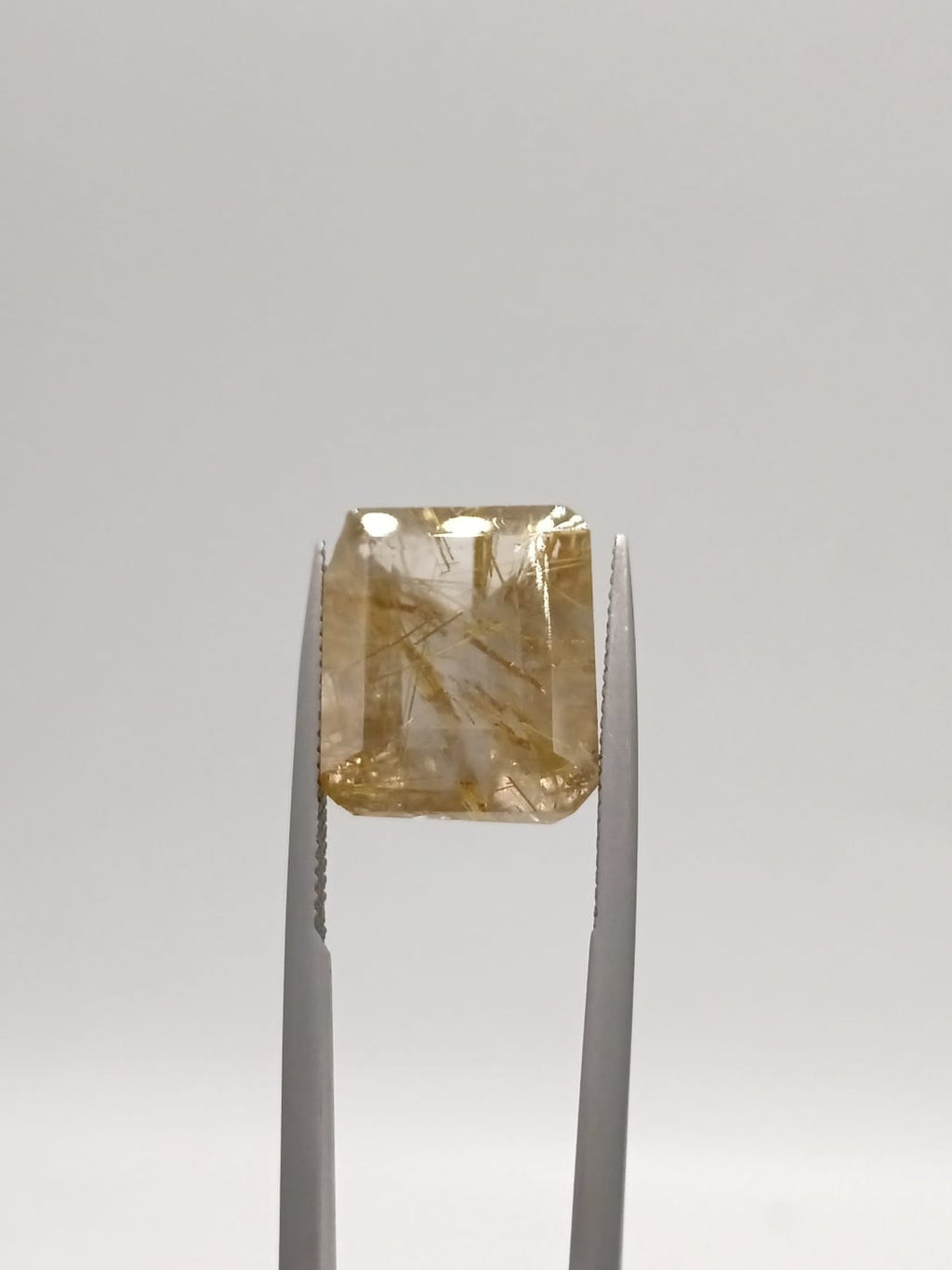 Cuarzo rutilado rectangular de 13.05ct