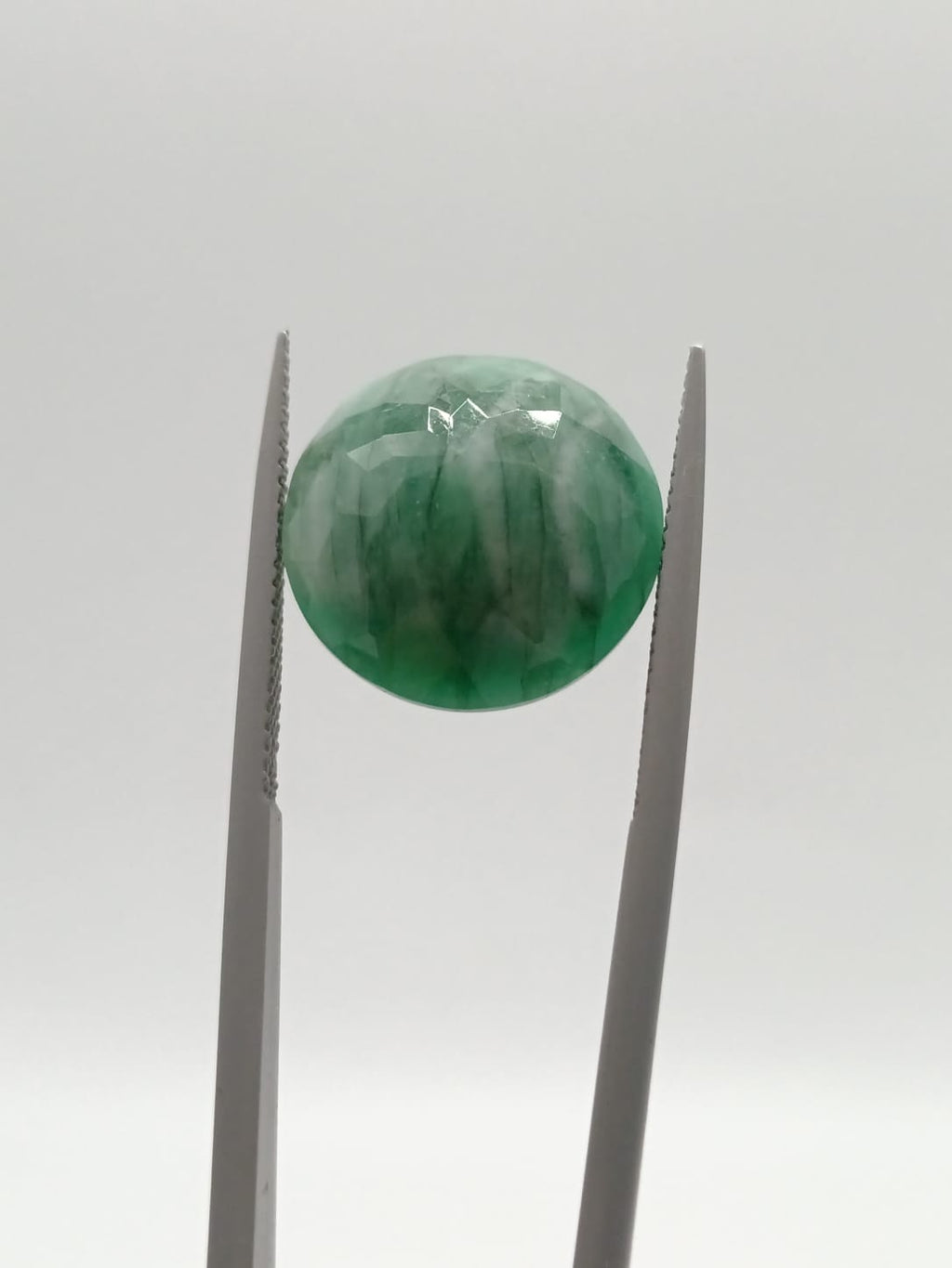 Esmeralda brasileña circular de 13.55ct