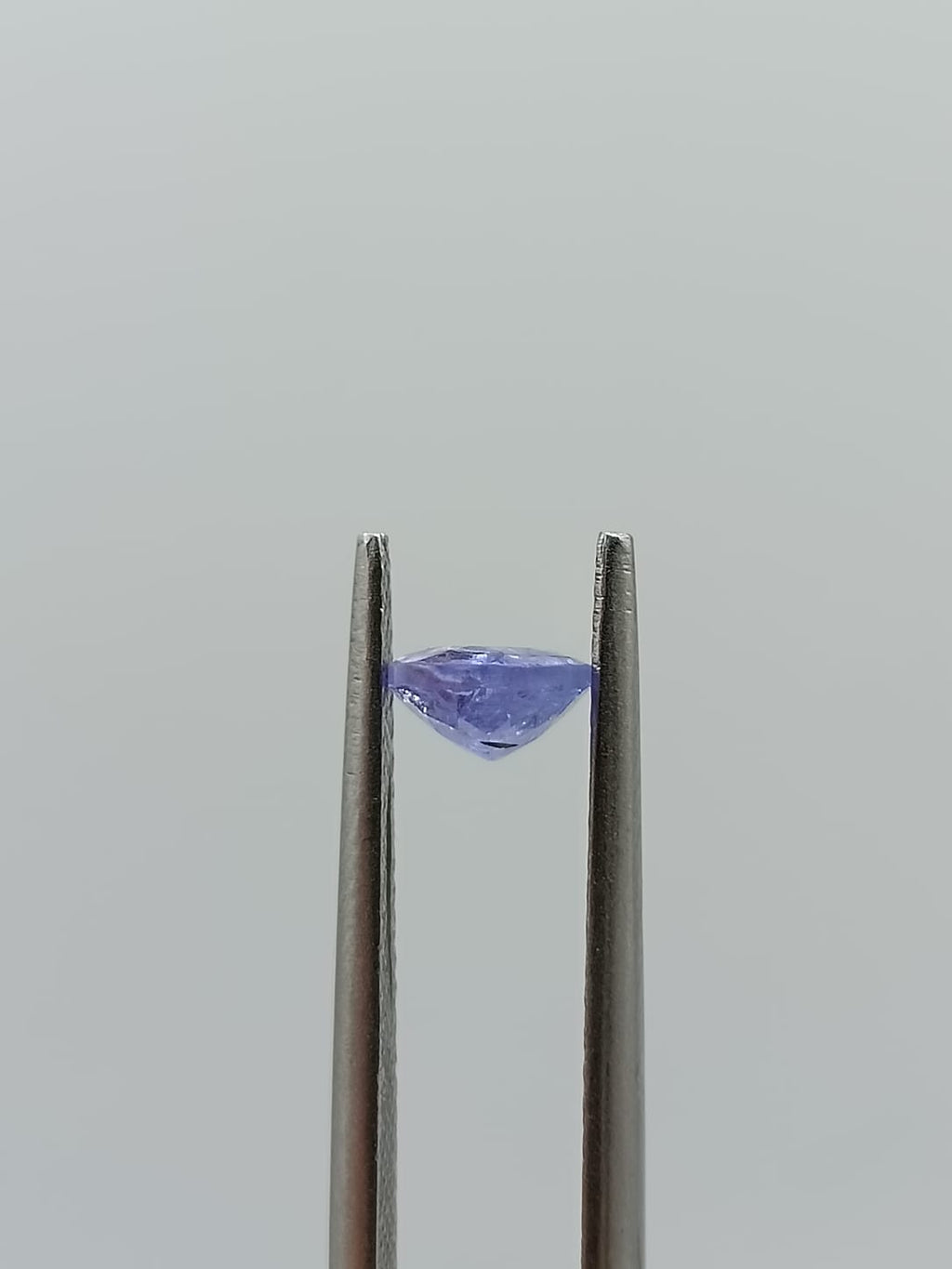 Tanzanita ovalada de 0.81ct