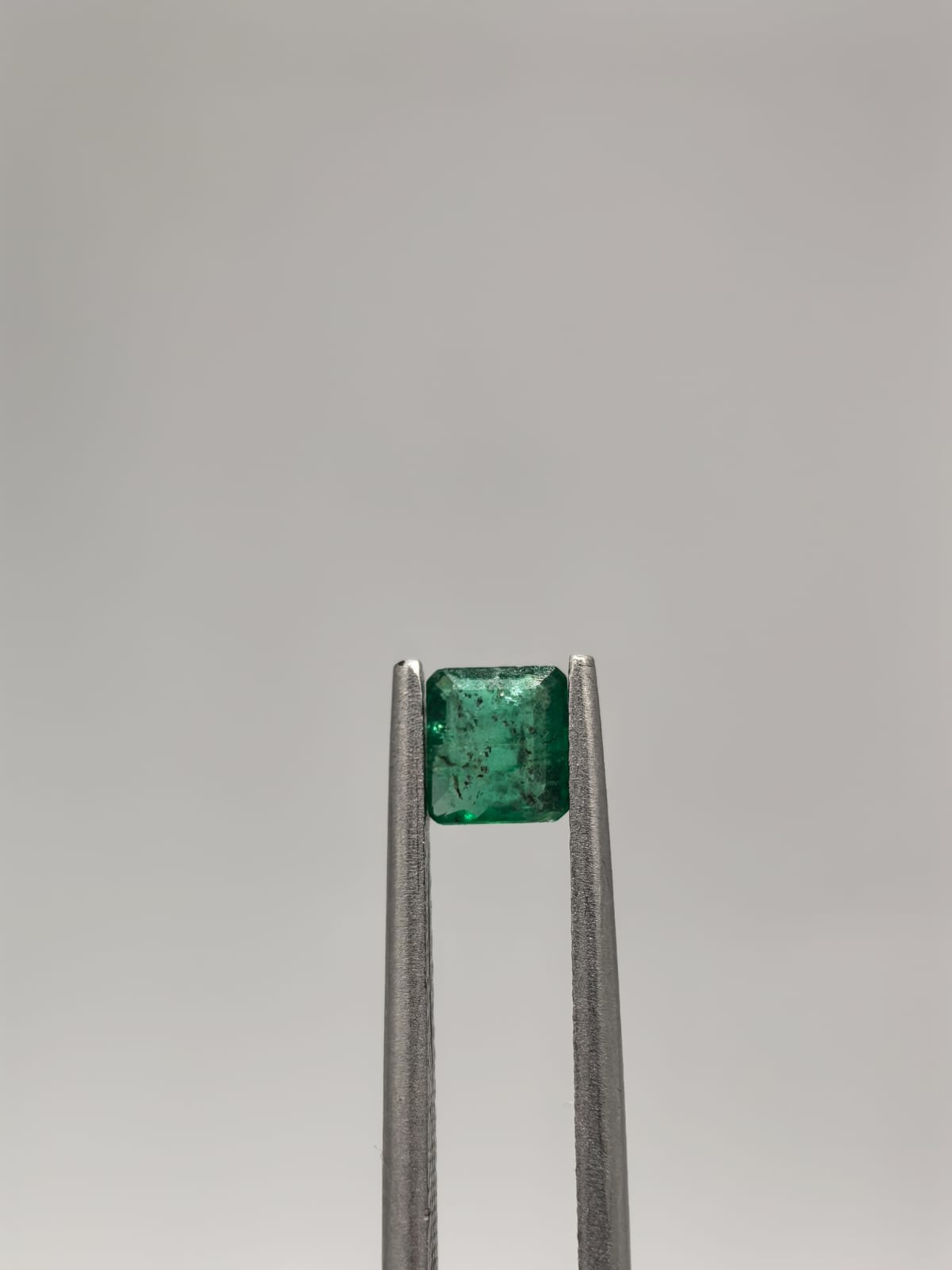 Esmeralda colombiana rectangular de 0.37ct