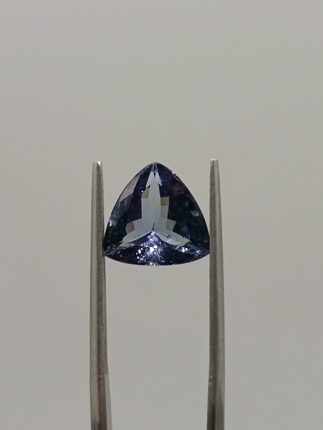 Tanzanita corte trillion de 3.44ct
