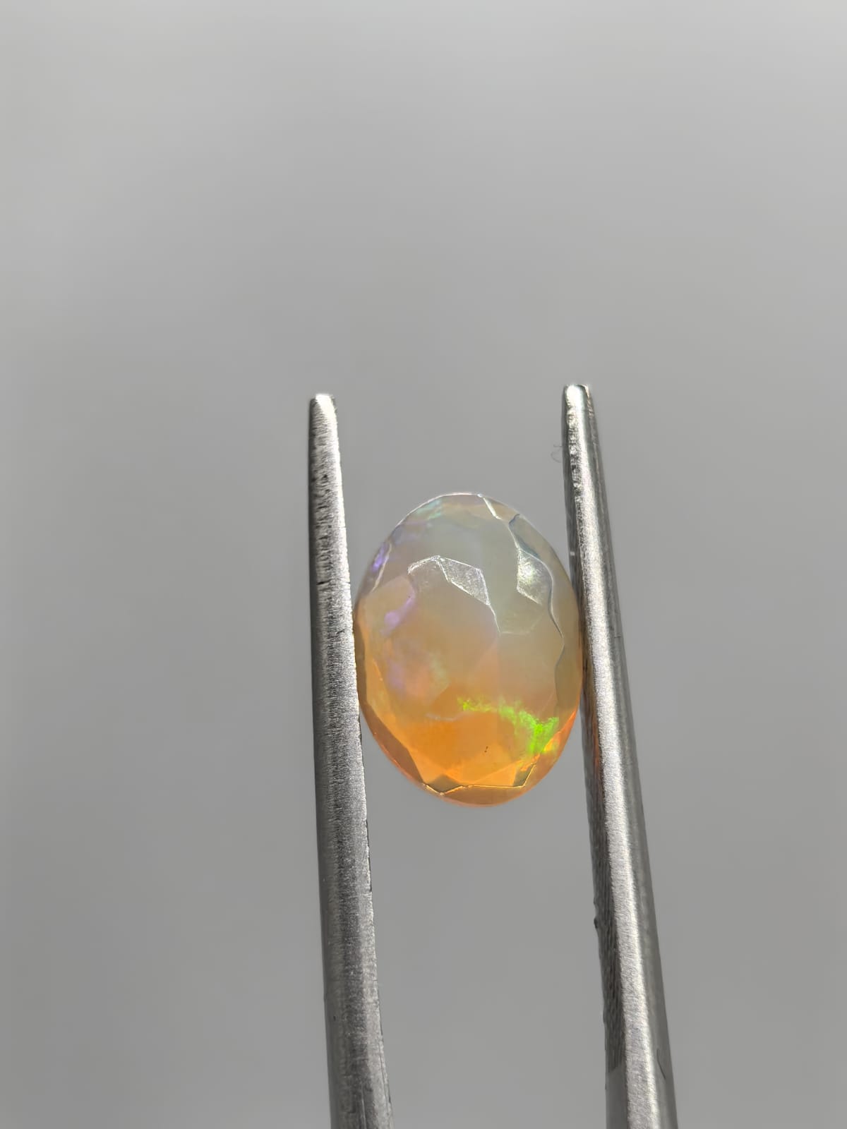 Ópalo ovalado de 1.37ct