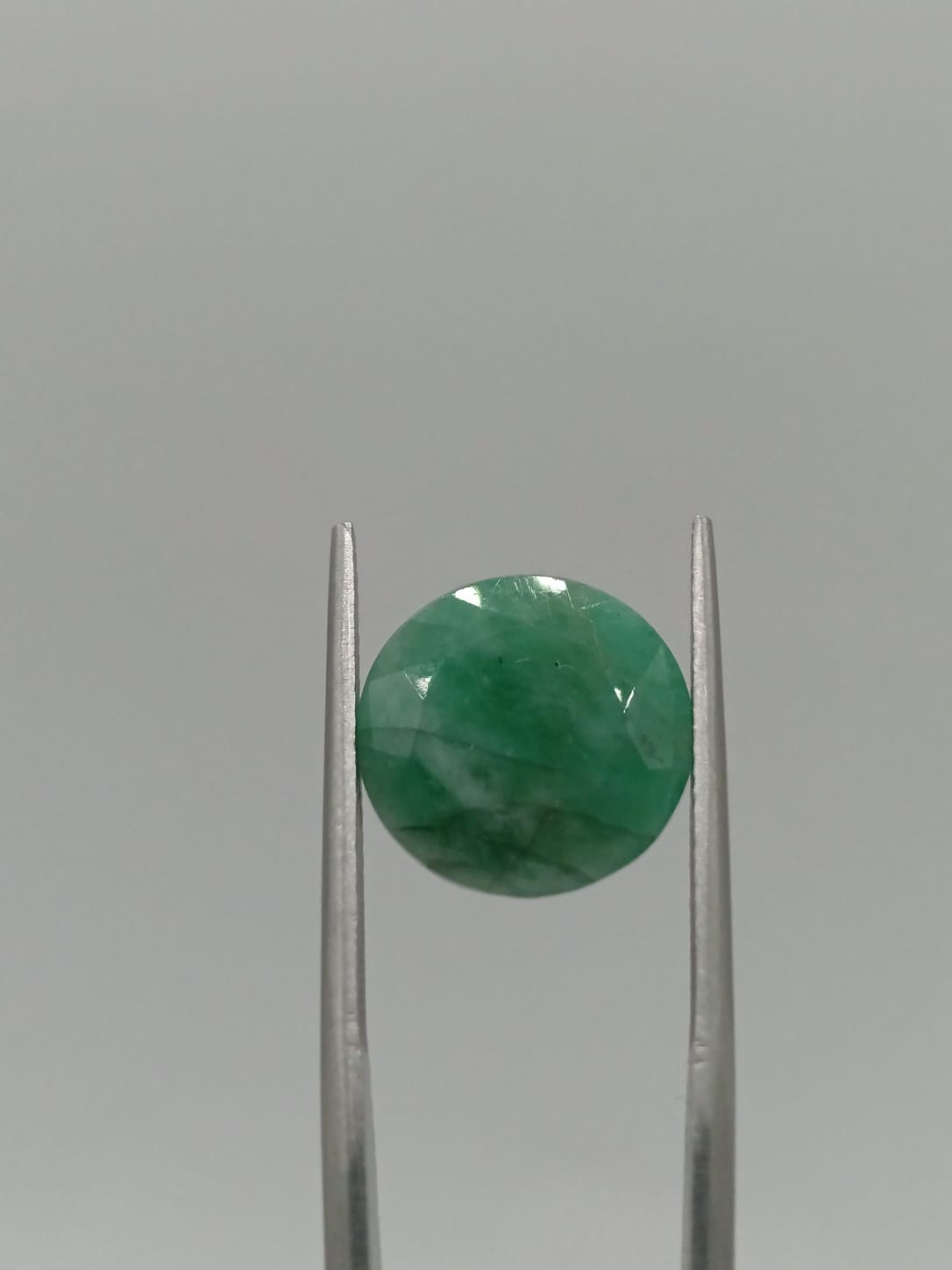 Esmeralda brasileña circular de 5.98ct