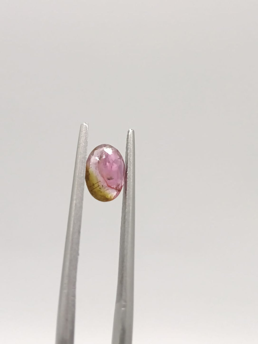 Turmalina sandia ovalada de 0.64ct