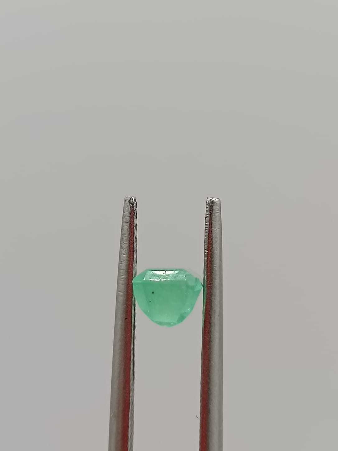 Esmeralda colombiana rectangular de 0.84ct