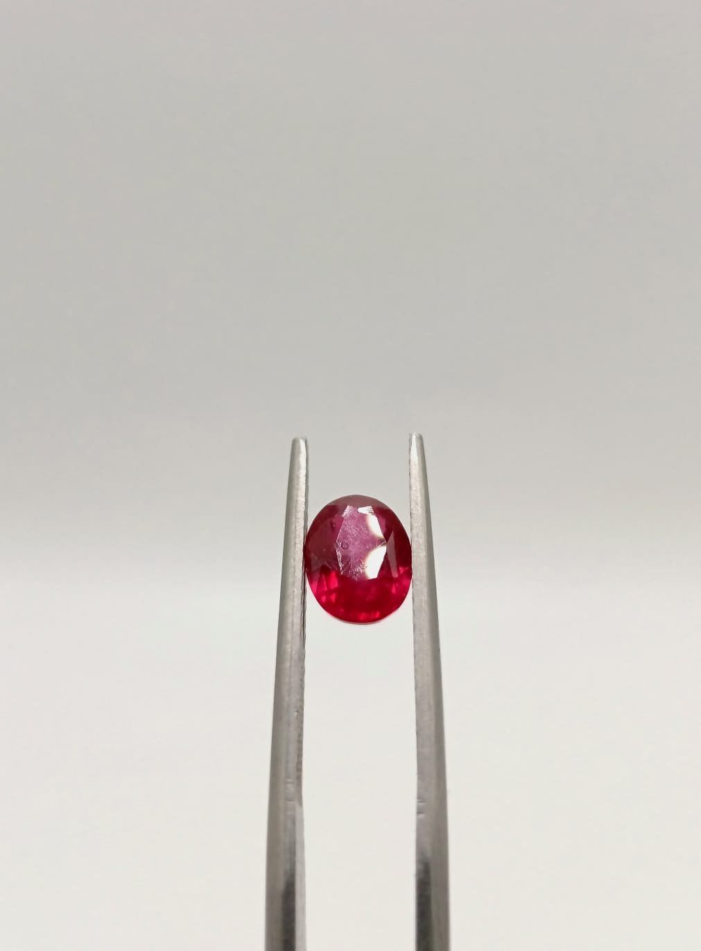 Rubí ovalado de 1.90ct