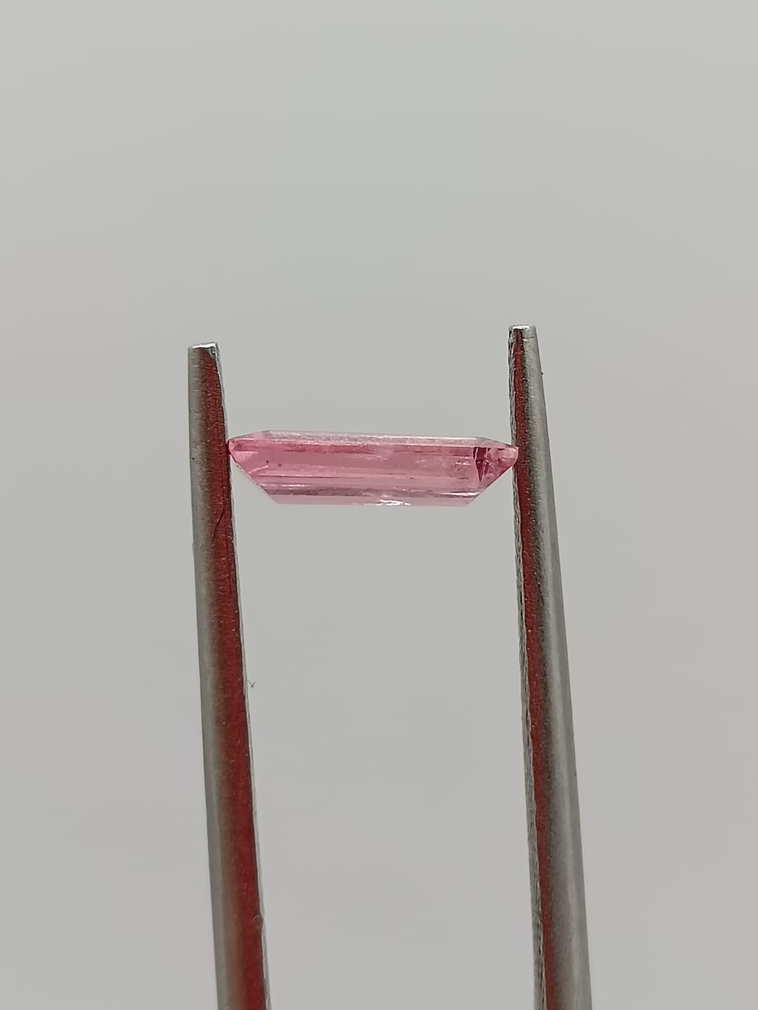 Turmalina rosa rectangular de 0.70ct