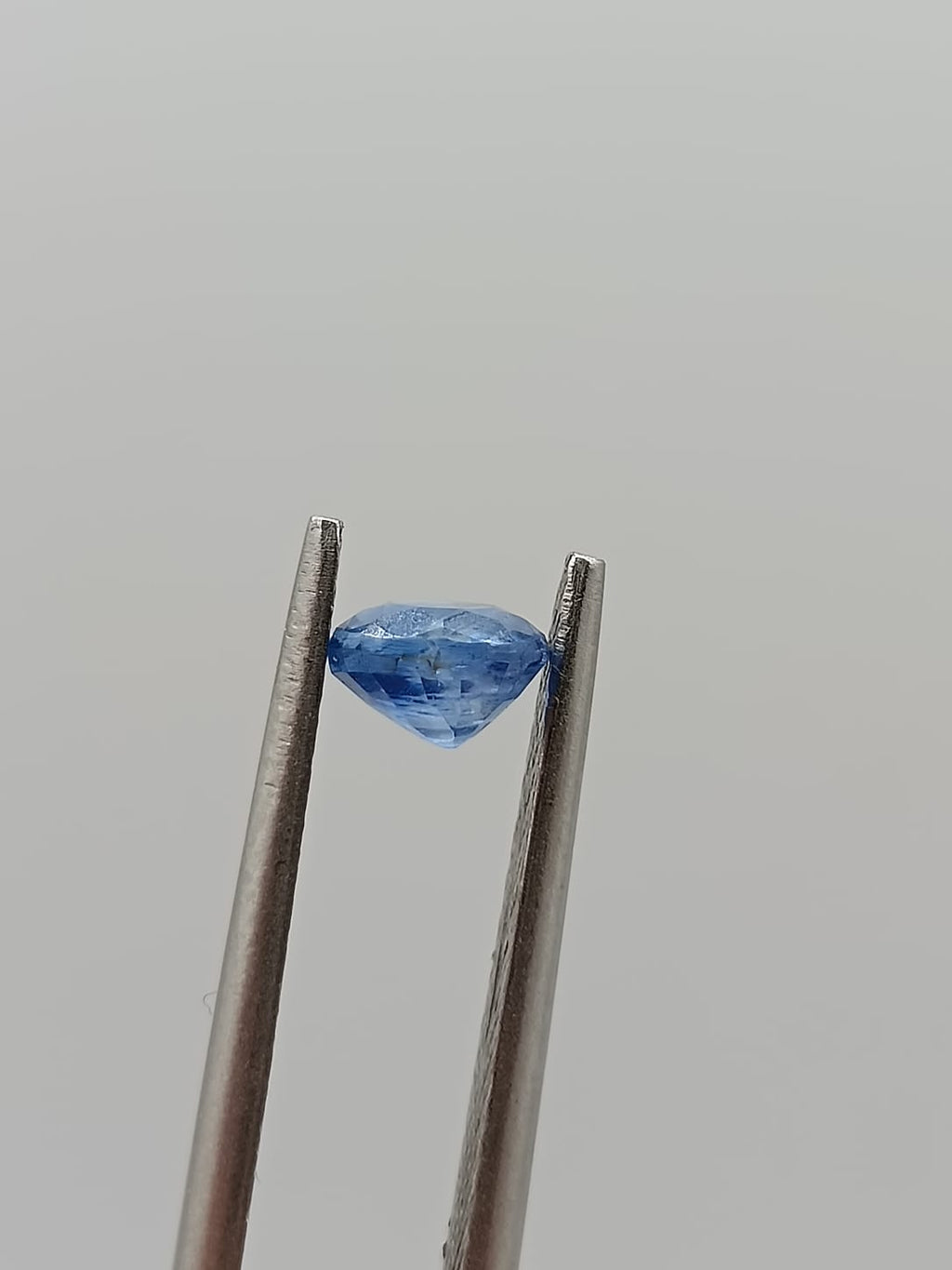 Zafiro circular de 0.63ct