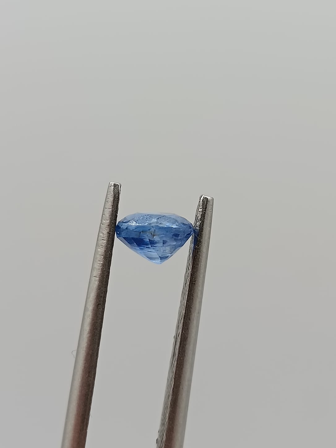 Zafiro circular de 0.63ct