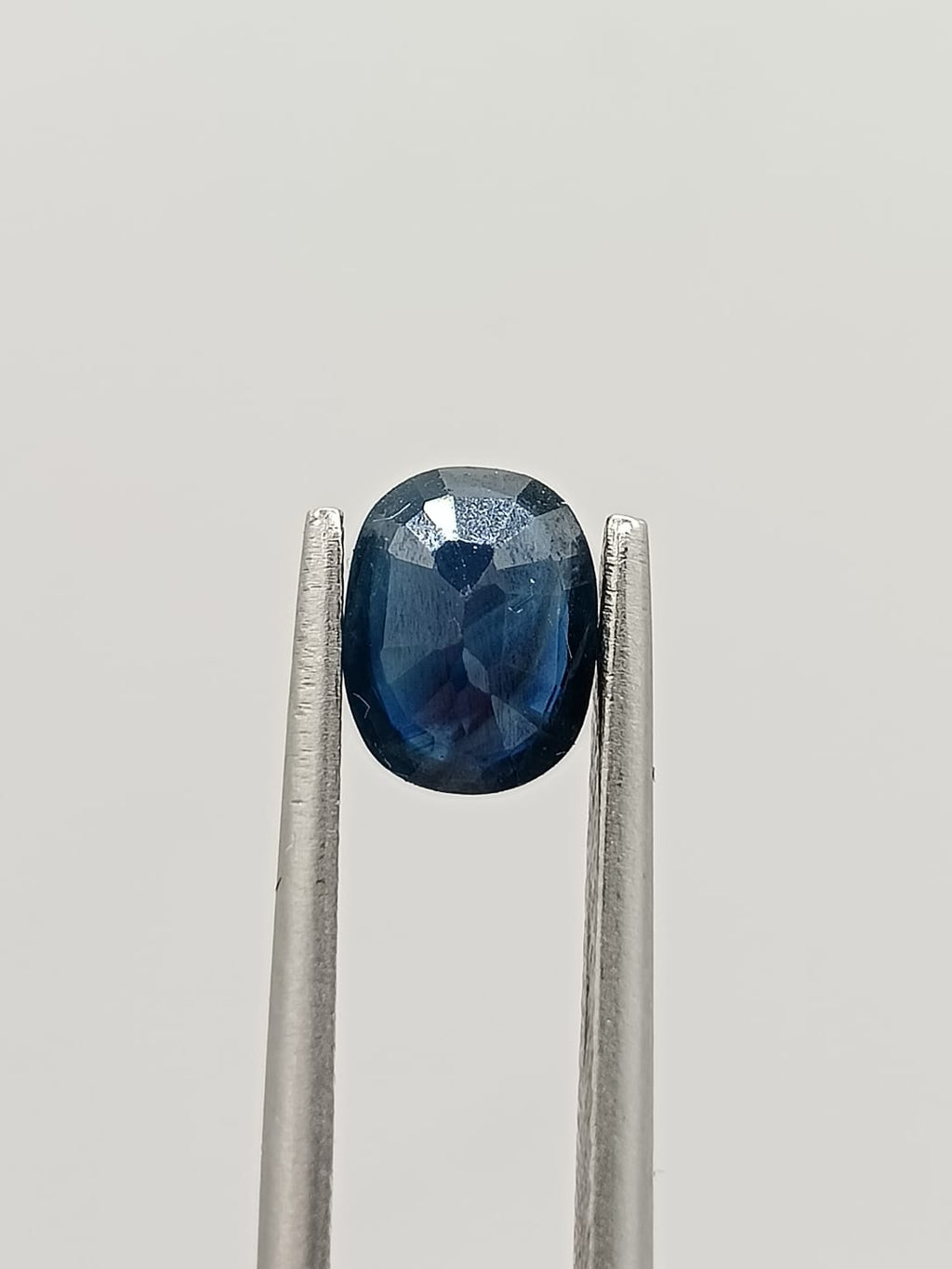 Zafiro ovalado de 0.97ct