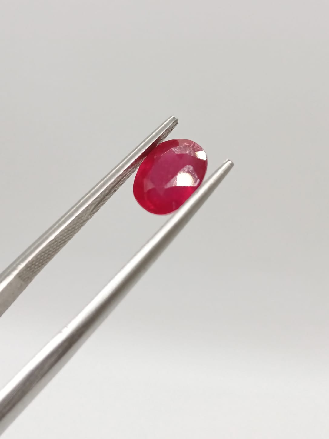 Rubi ovalado de 2.14ct