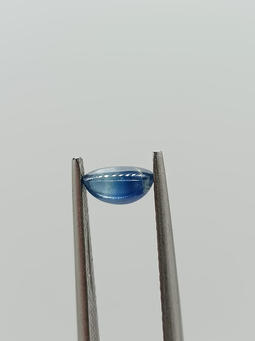 Zafiro ovalado de 0.84ct