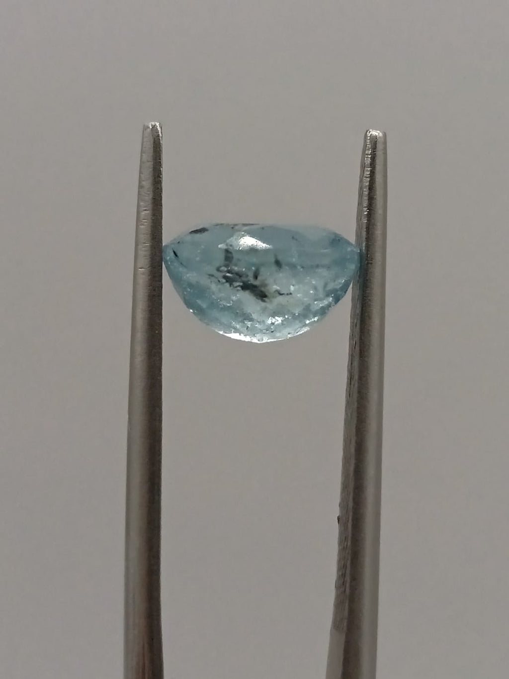 Aguamarina ovalada de 1.57ct