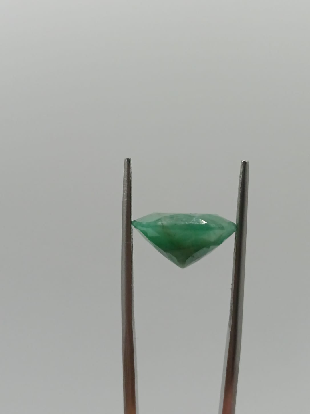 Esmeralda brasileña circular de 5.98ct