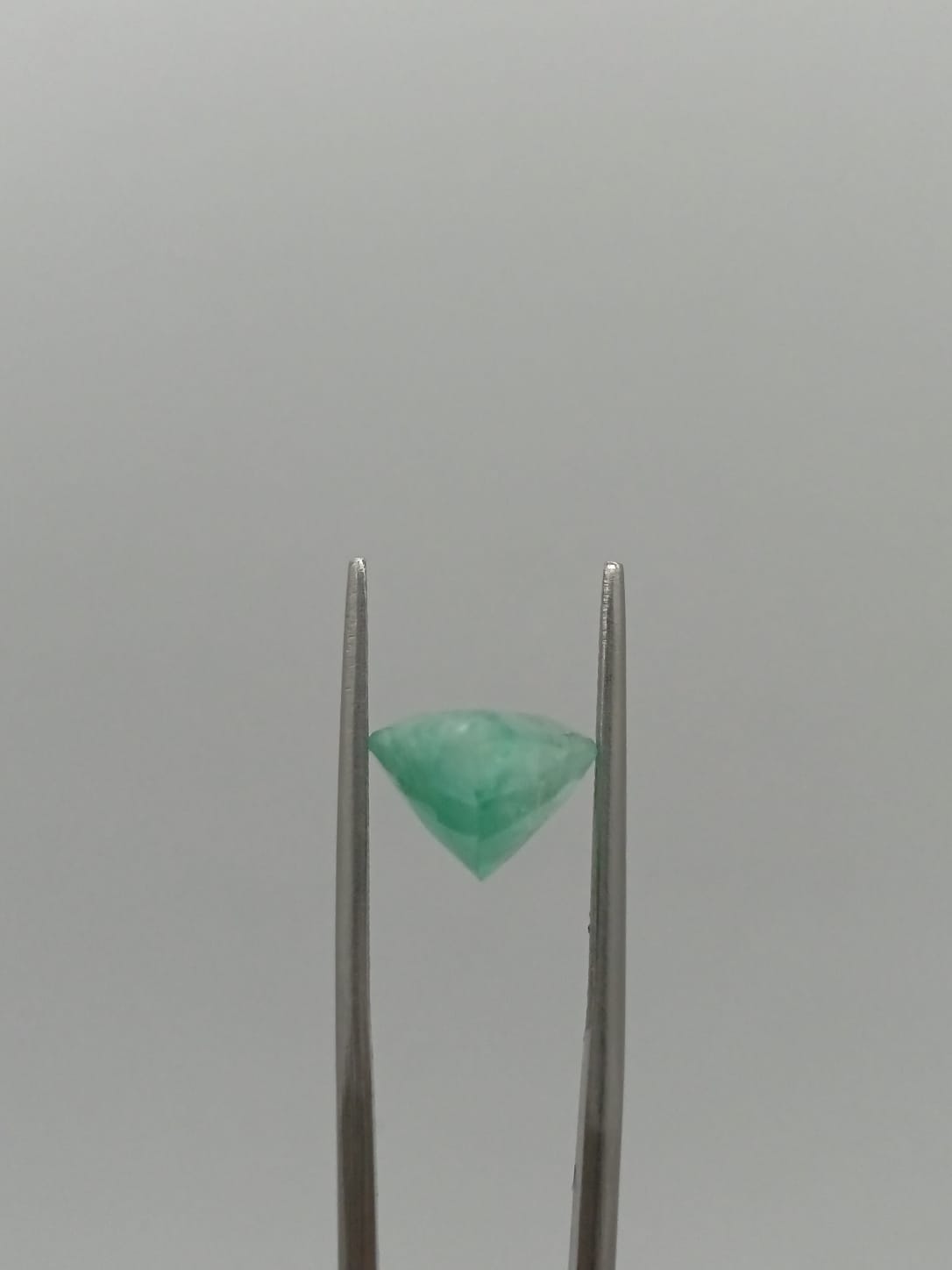Esmeralda brasileña forma de gota de 4.71ct