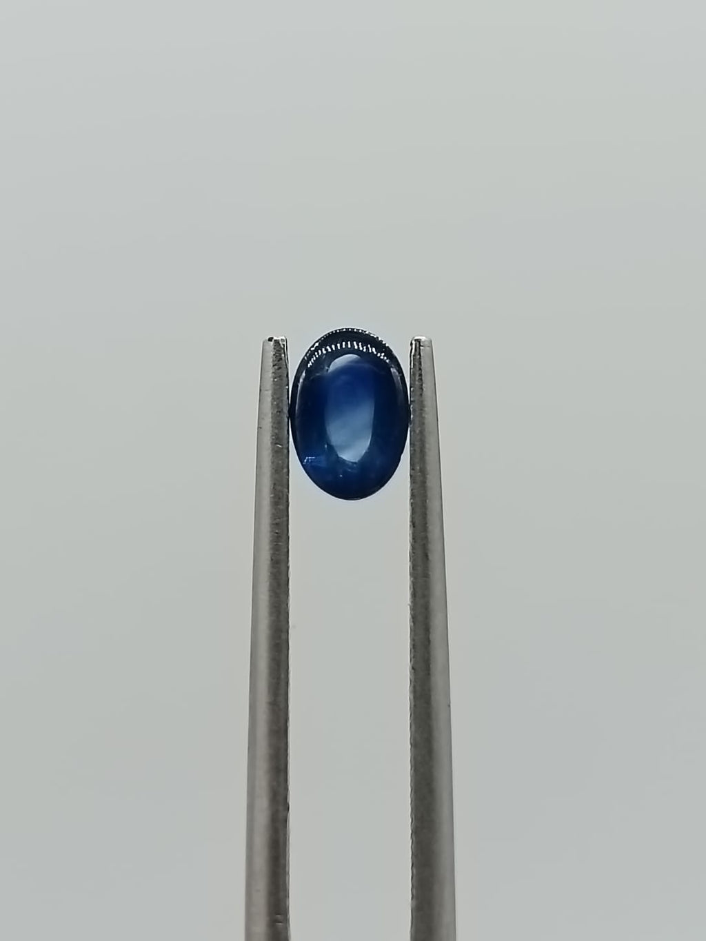 Zafiro ovalado de 0.84ct