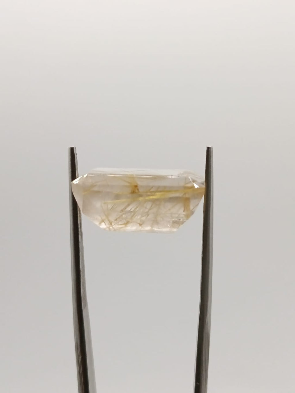 Cuarzo rutilado rectangular de 12.60ct