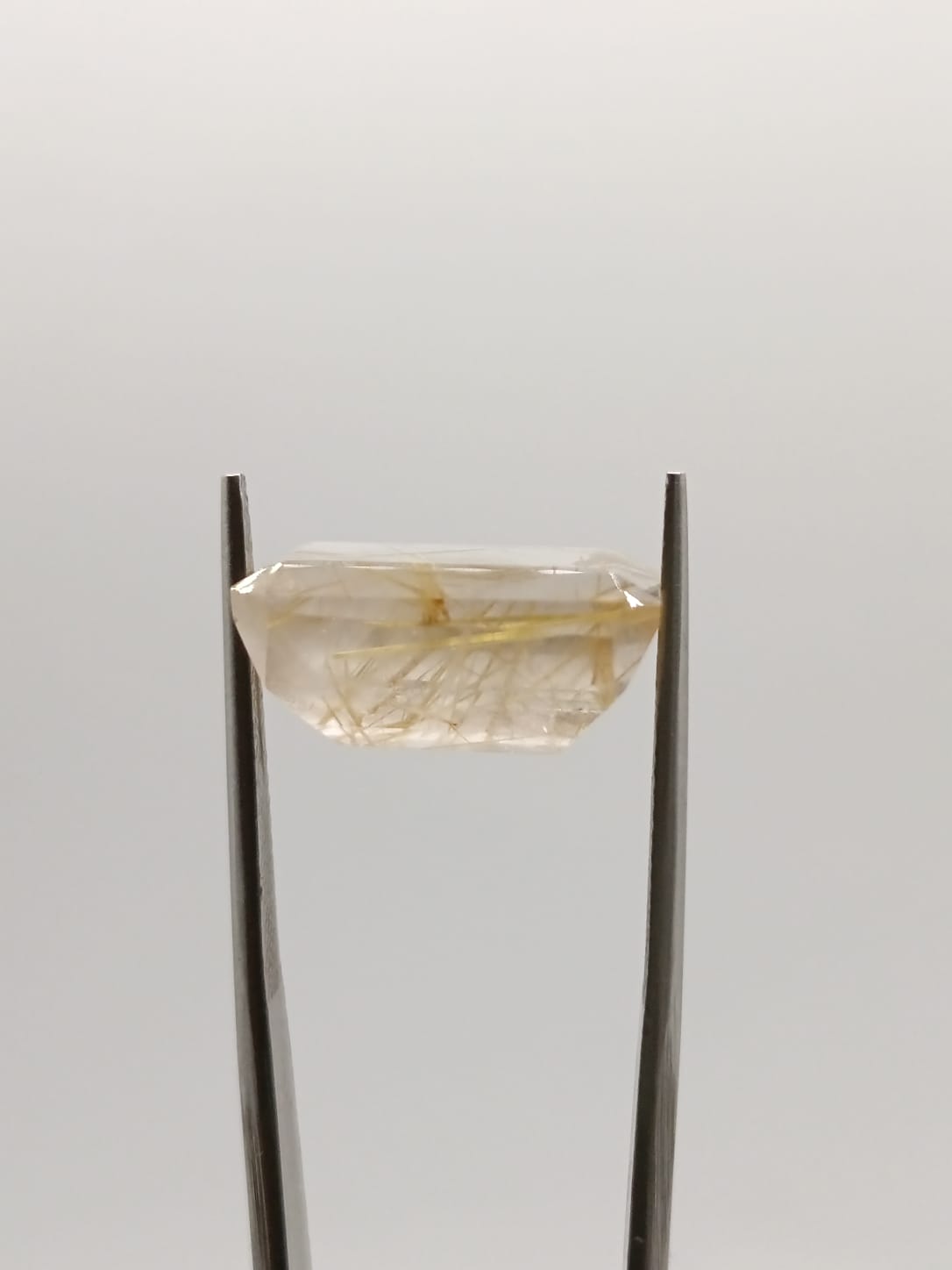 Cuarzo rutilado rectangular de 12.60ct