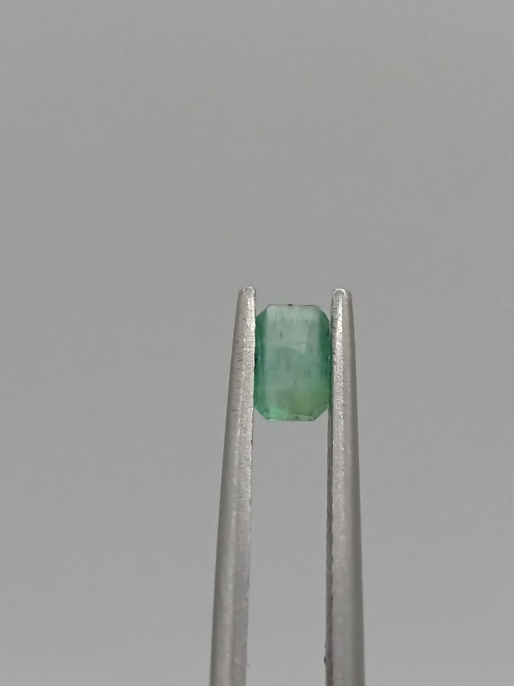 Esmeralda brasileña rectangular de 0.30ct