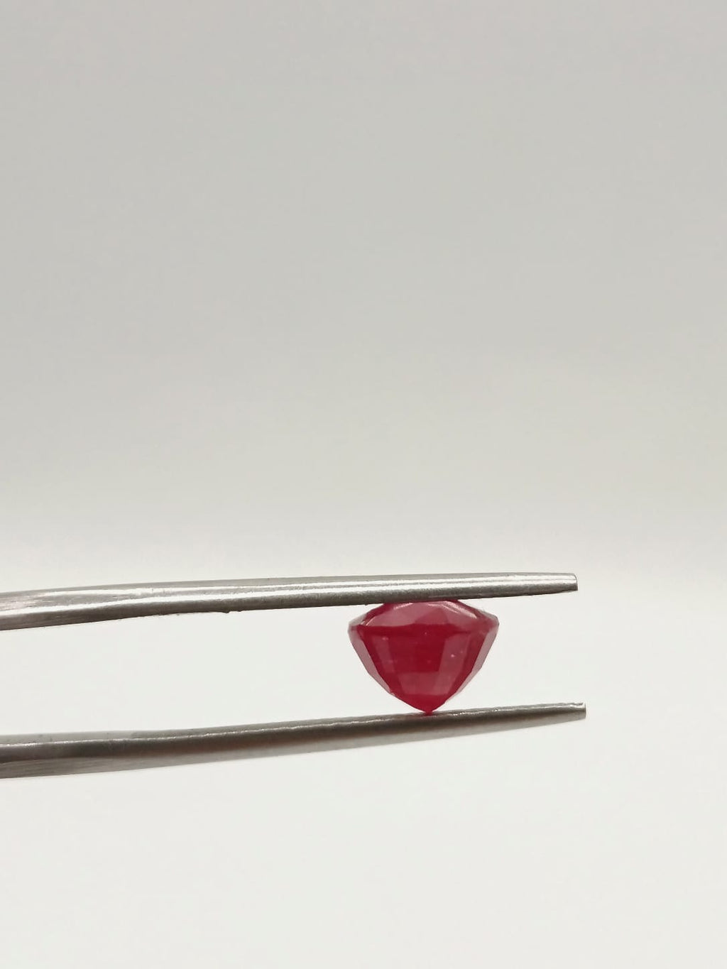 Rubí ovalado de 3.12ct