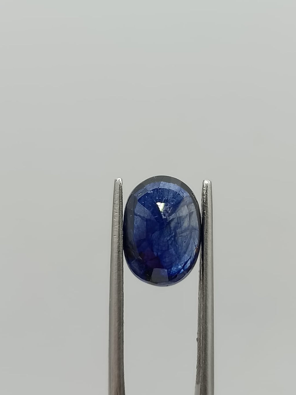 Zafiro ovalado de 6.32ct