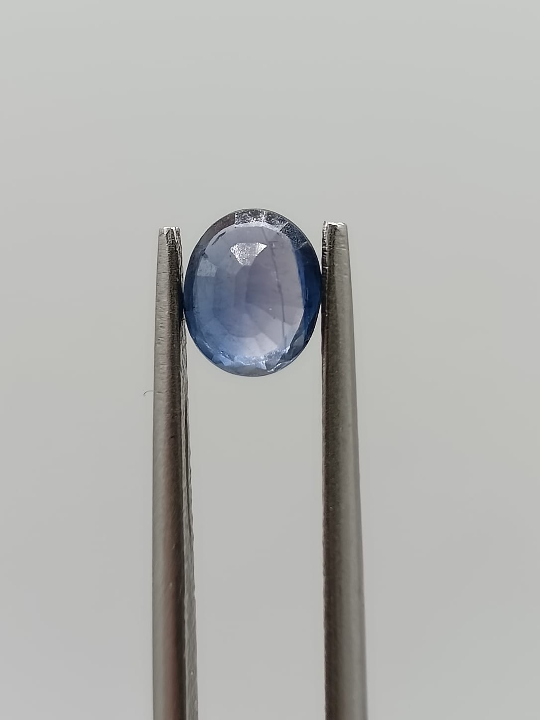 Zafiro ovalado de 0.90ct