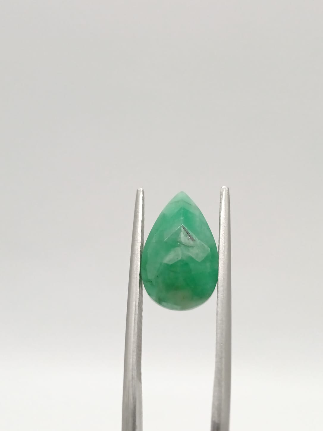 Esmeralda brasileña forma de gota de 2.89ct