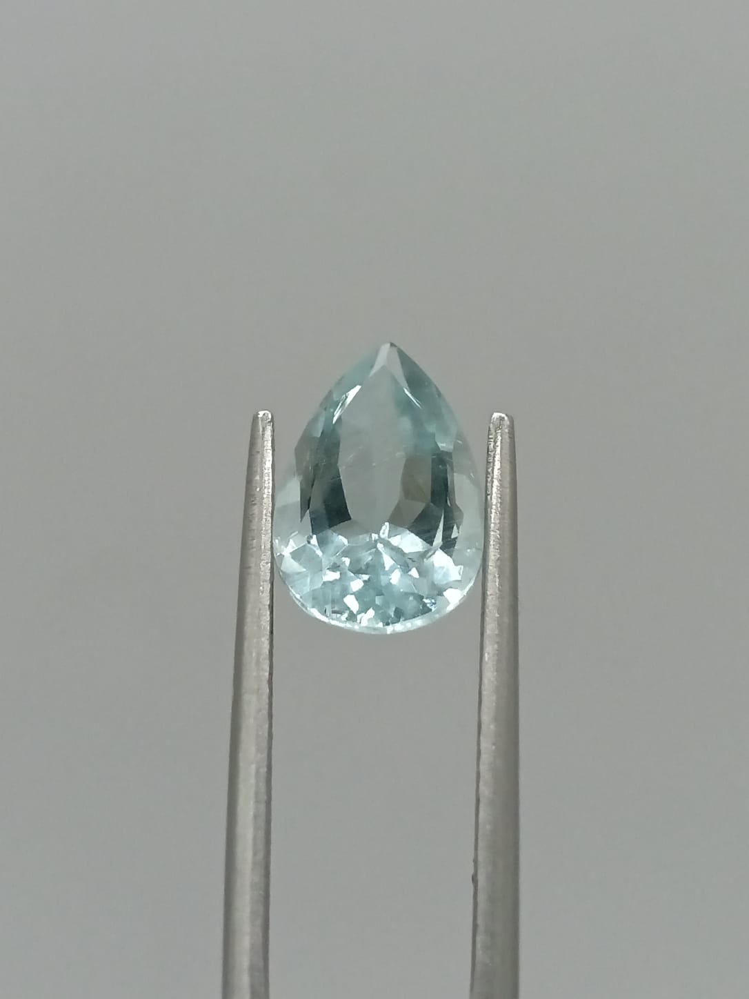 Aguamarina forma de gota de 2.32ct